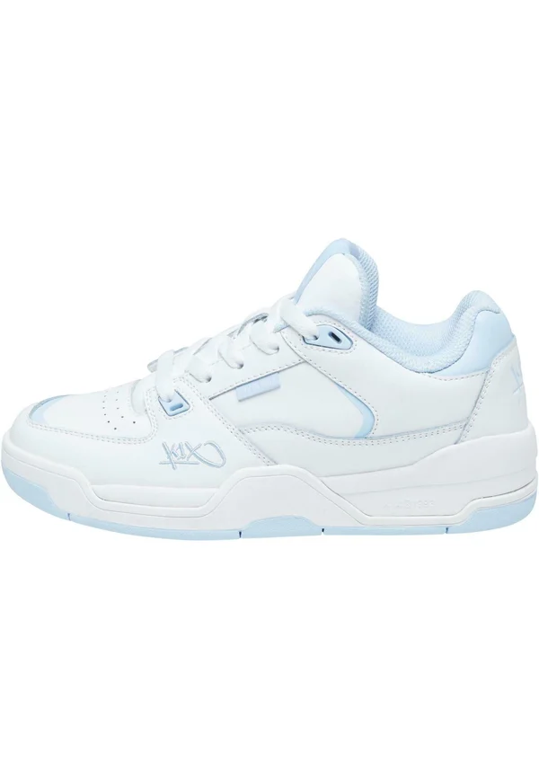 Trainers - white light blue