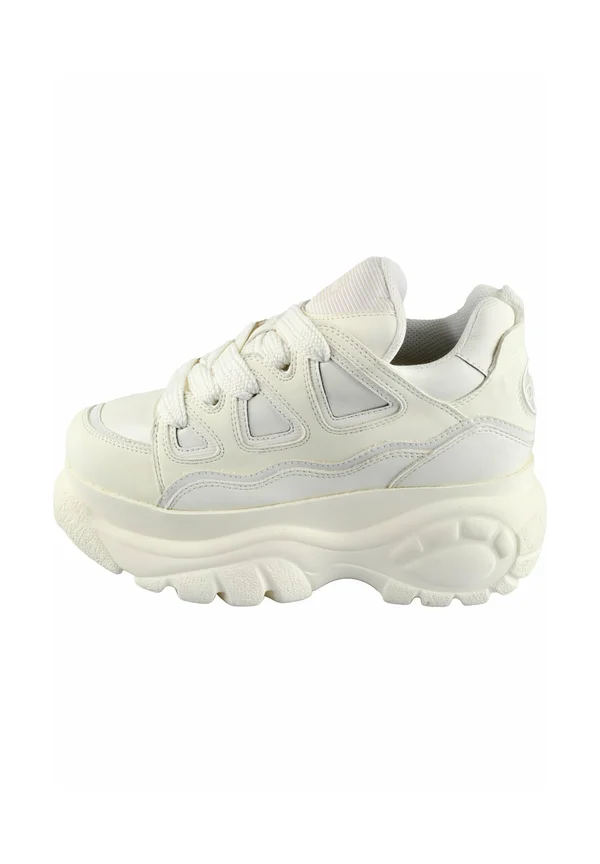 Trainers - white