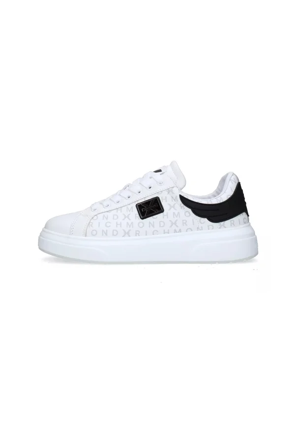 Trainers - white