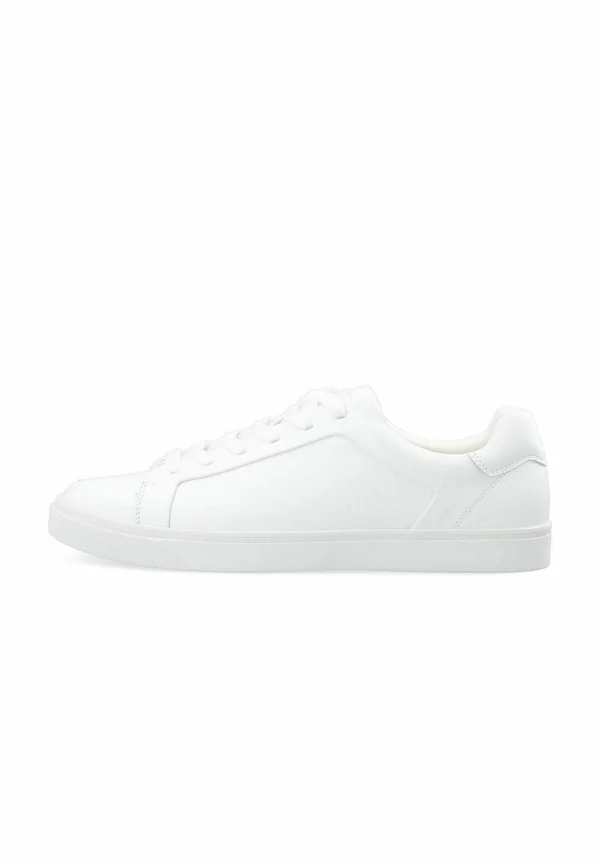 Trainers - white