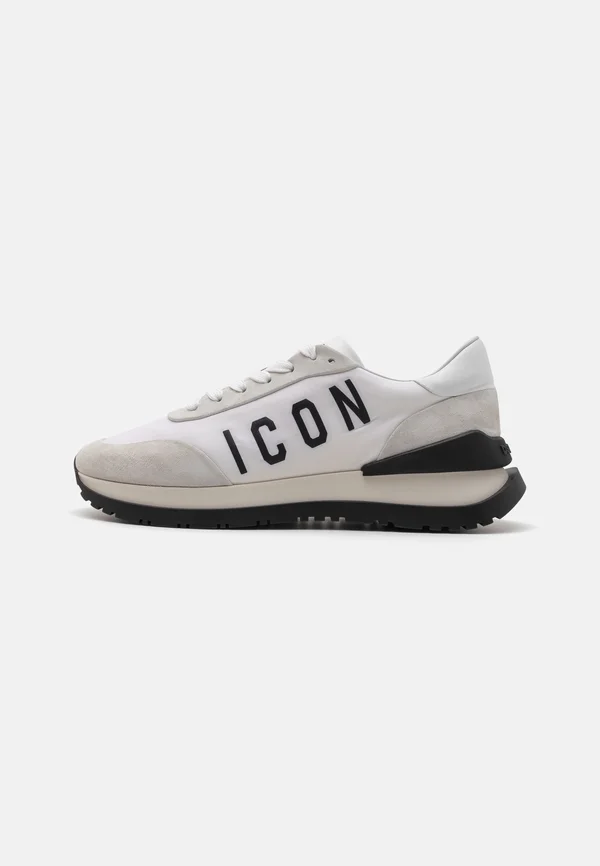 Trainers - white