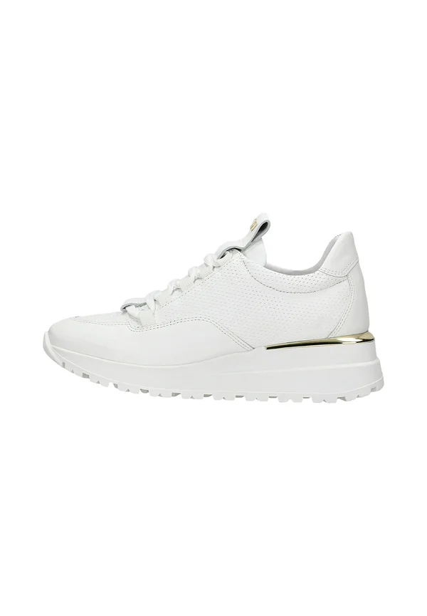 Trainers - white