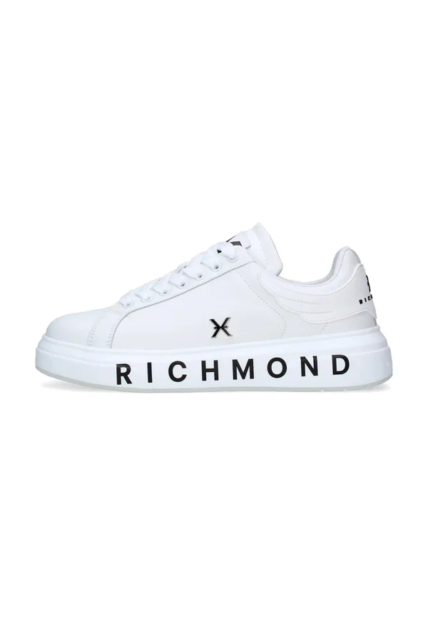 Trainers - white