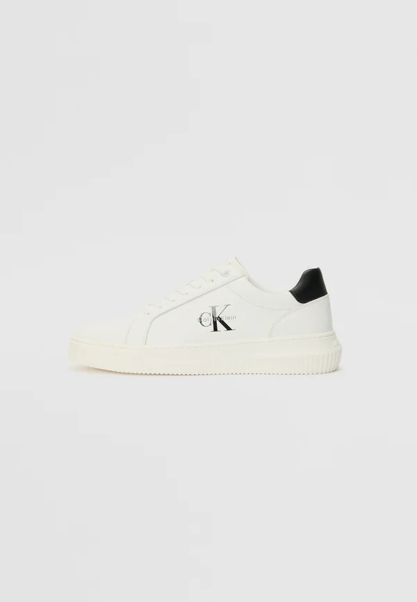 Trainers - white/black