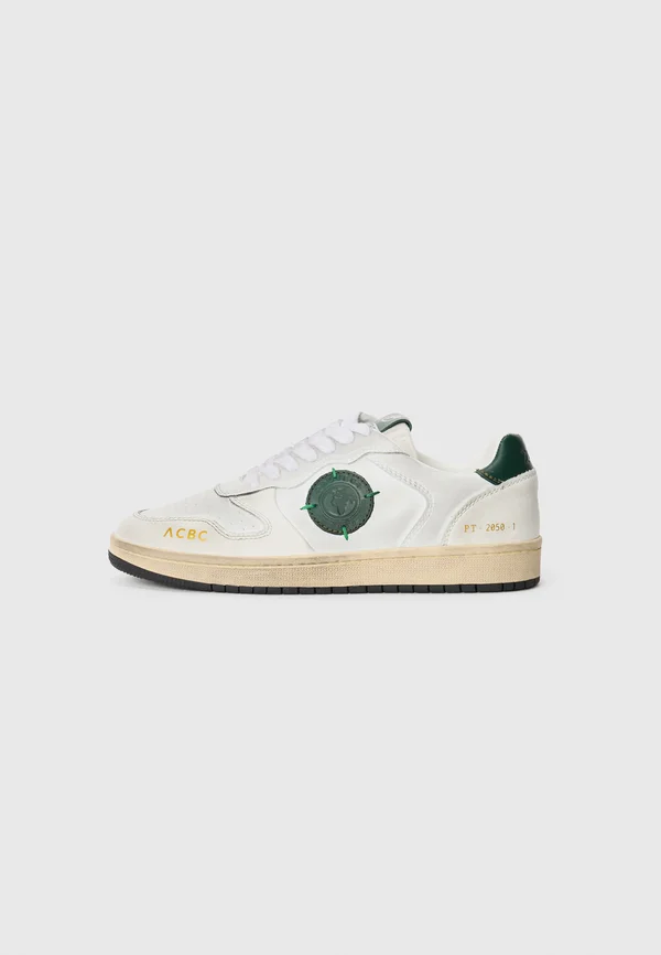 Trainers - white/green