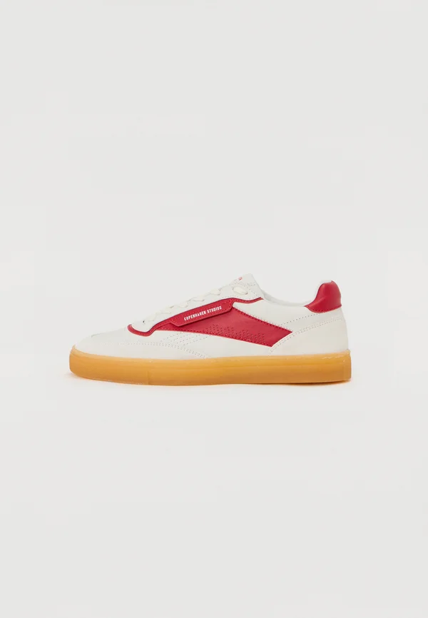 Trainers - white/red