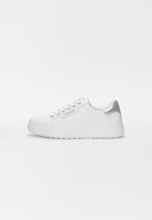 Trainers - white/silver