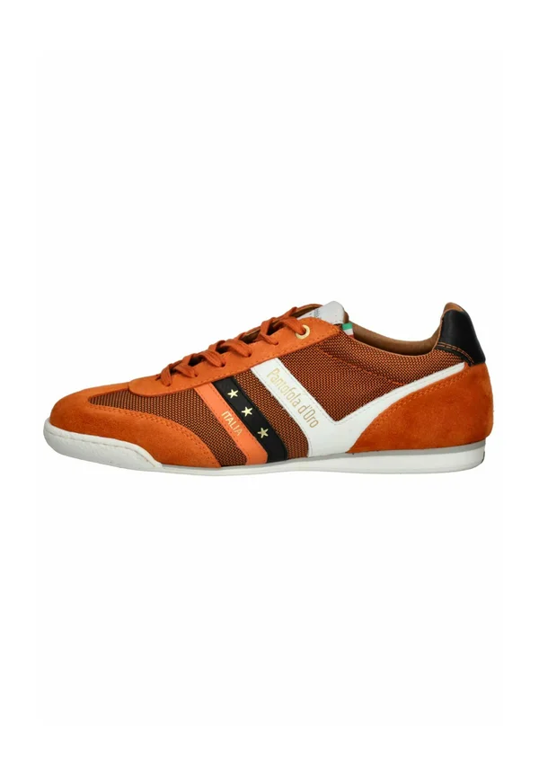 Training shoe - orange