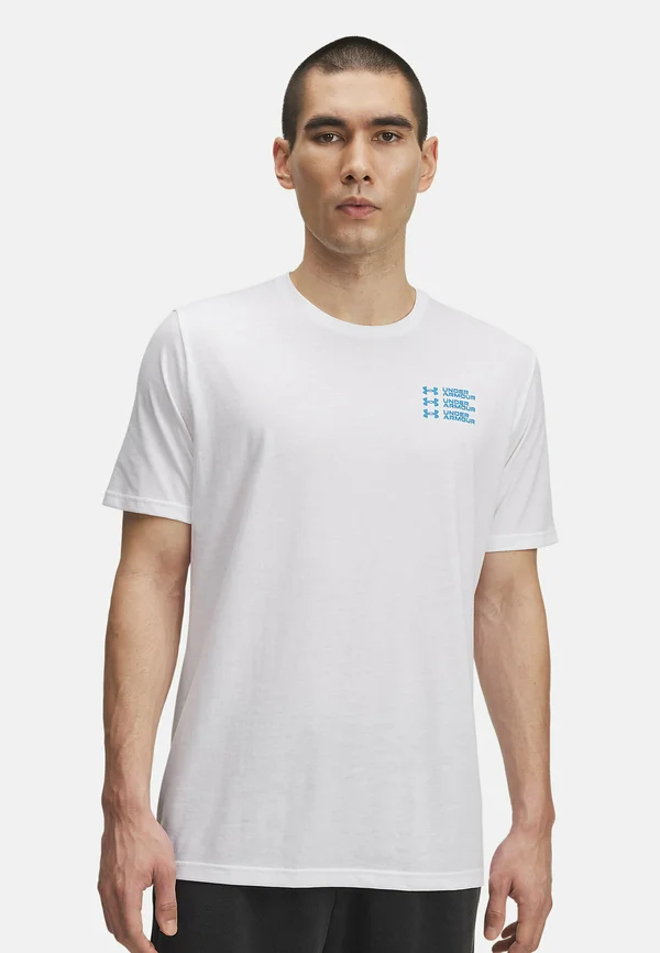 Triple Stack Left Chest Logo - Print T-shirt - white (100)