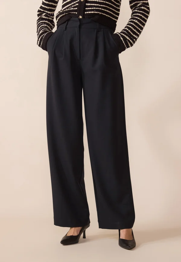 Trousers - black