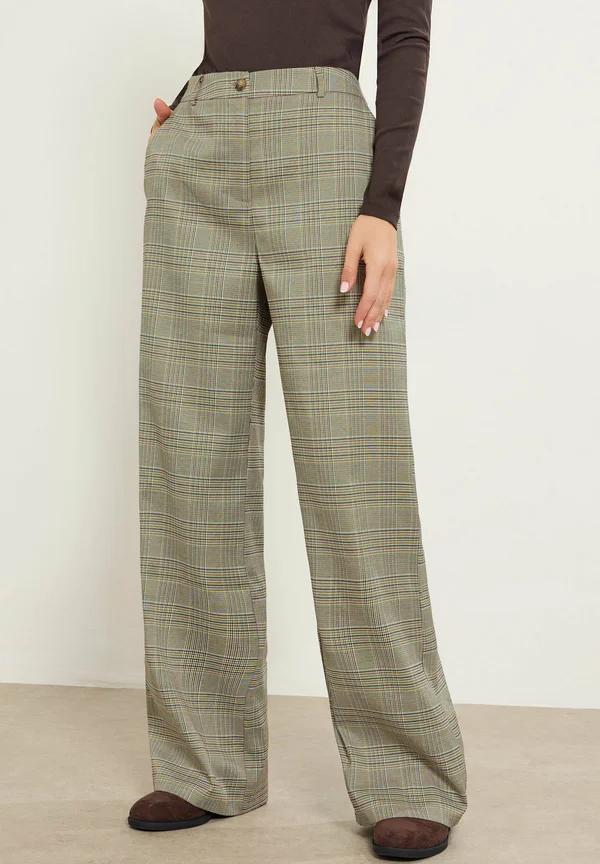 Trousers - light brown