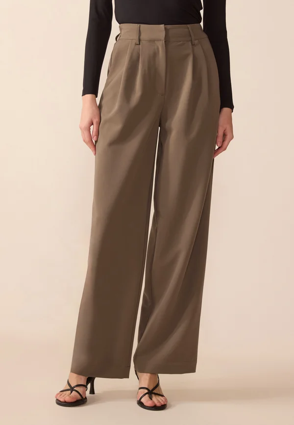 Trousers - taupe