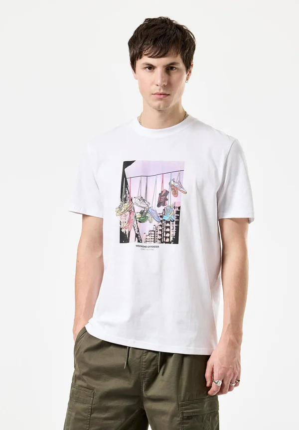 TURF WARS - Print T-shirt - white