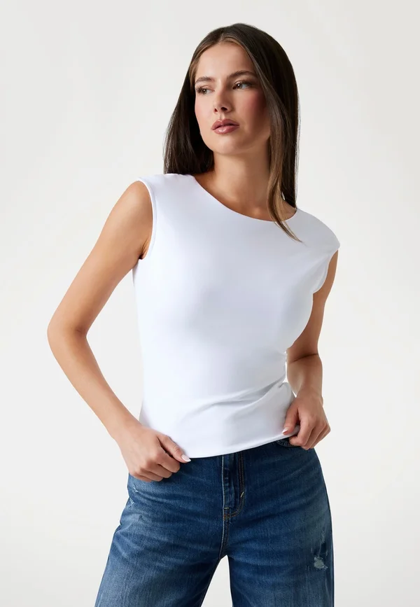 U-AUSSCHNITT HINTEN - Top - weiß
