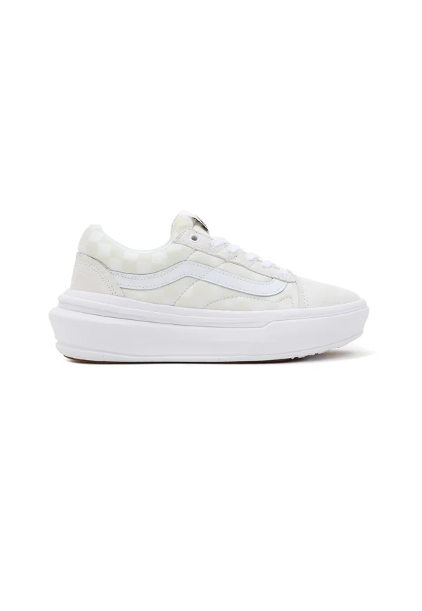 UA OLD SKOOL OVERT CC - Trainers - white