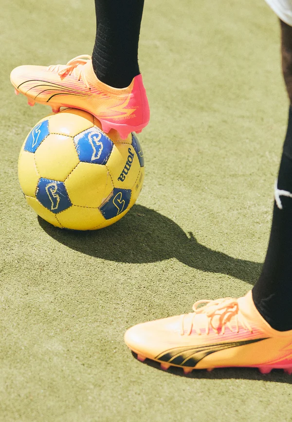 ULTRA MATCH FG/AG - Football boots artificial grass - sun stream/black/sunset glow