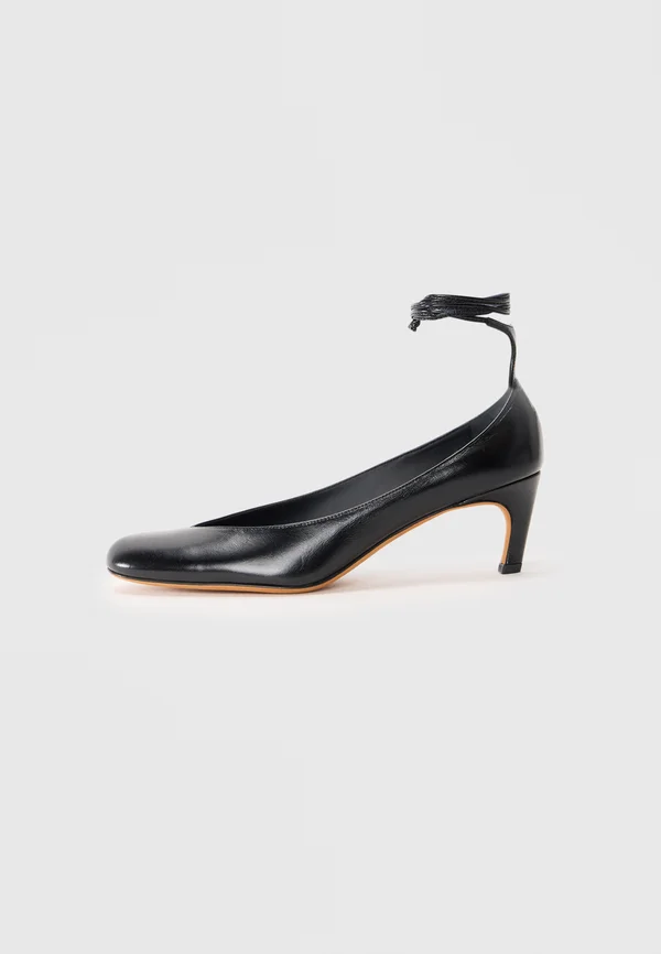 UMA - Classic heels - black