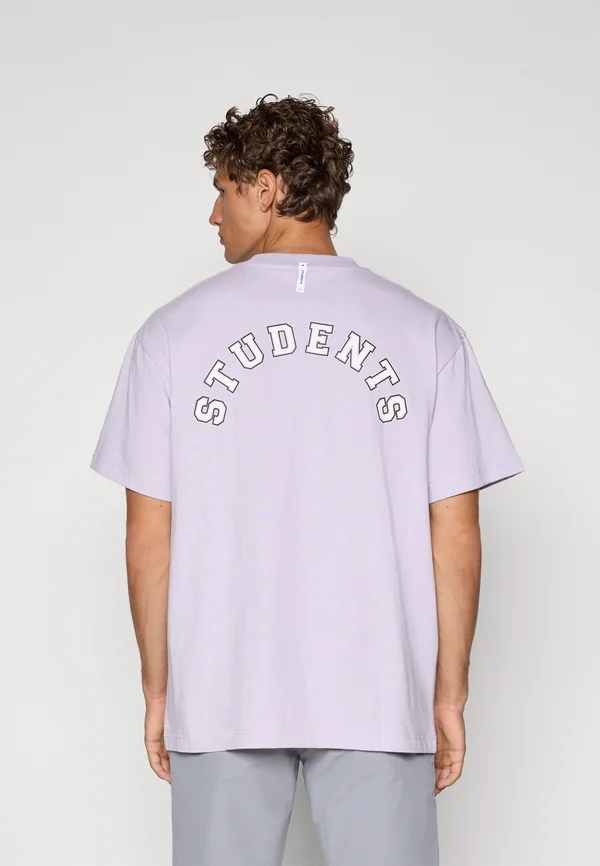 UNIVERSITY - Print T-shirt - wisteria