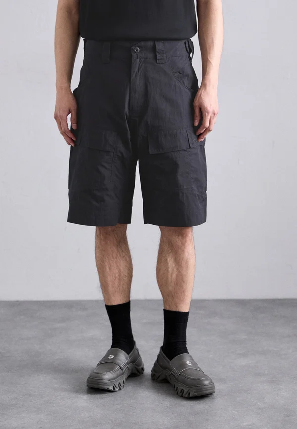 UTILITY SHORTS - Shorts - black