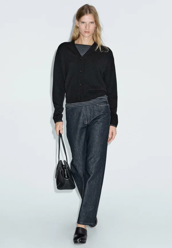 V-NECK BUTTONED KNIT - Cardigan - black