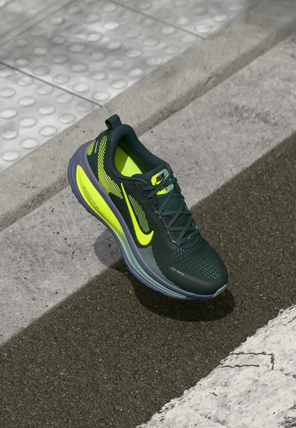 VOMERO 18 - Road running shoes - seaweed/volt/cannon/sanded purple/black