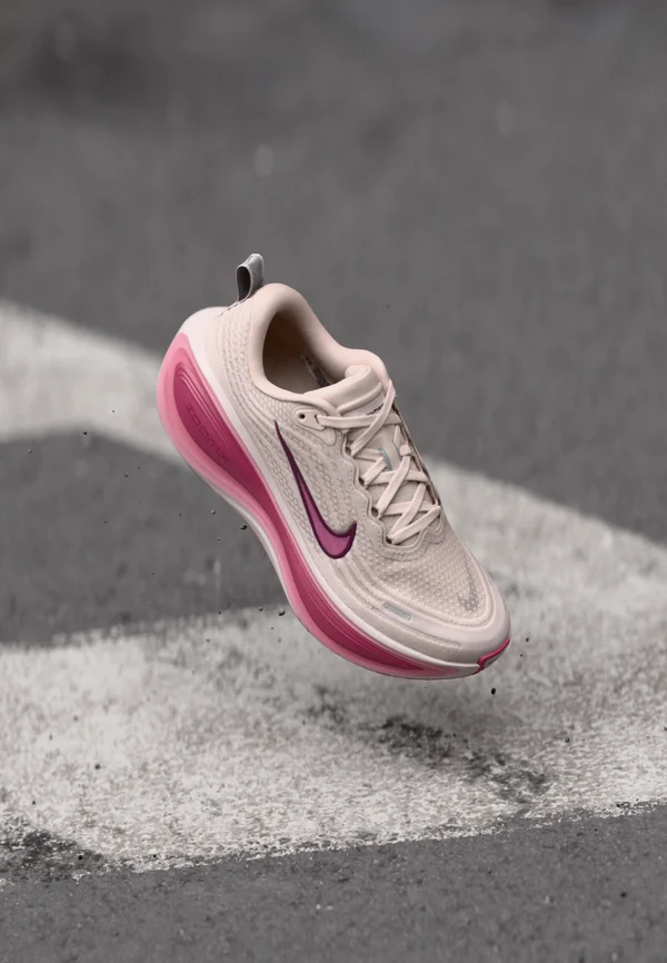 VOMERO PLUS - Road running shoes - silt red/bordeaux/sweet beet/desert berry/elemental pink