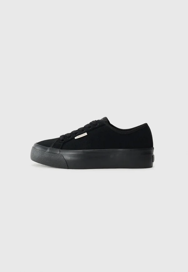 VULC - Trainers - triple black