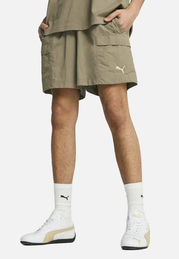 WARDROBE ESS RELAXED - Shorts - velvet moss