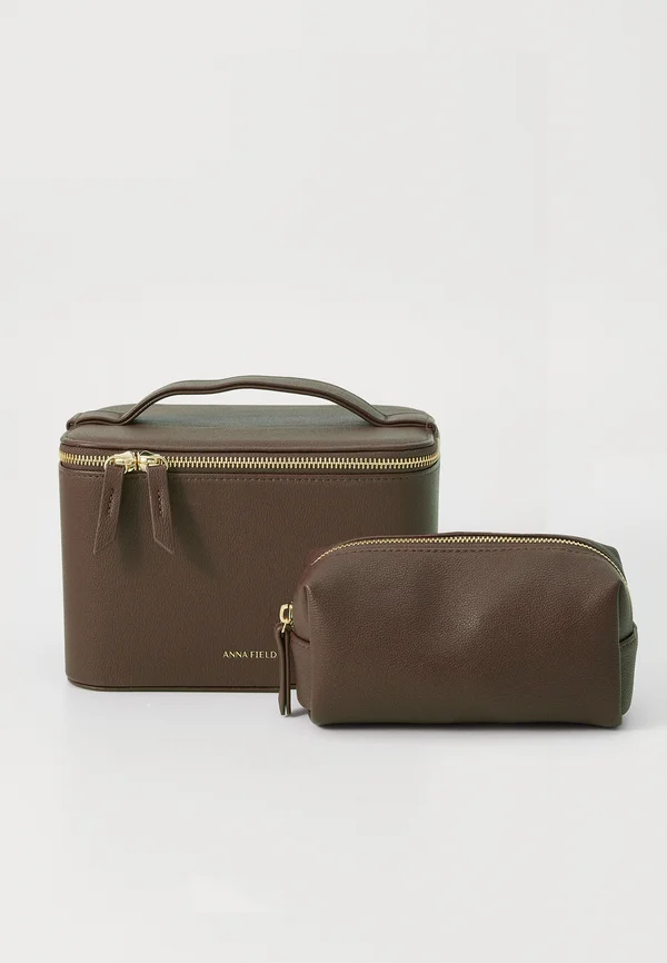 Wash bag - dark brown