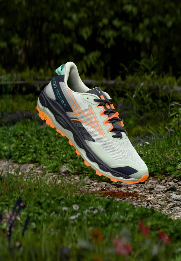 WAVE MUJIN 11 - Trail running shoes - mercury/tangelo