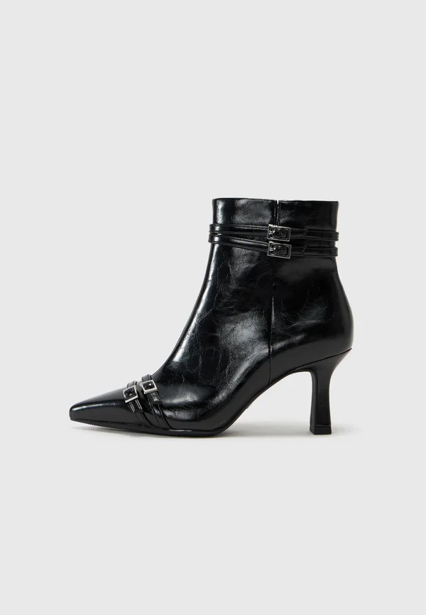 Wedge Ankle Boots - black