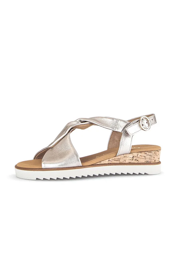 Wedge sandals - beige