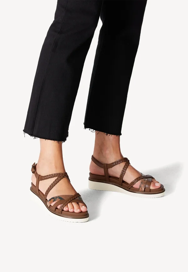Wedge sandals - cognac
