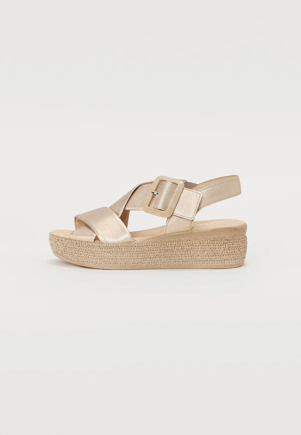 Wedge sandals - puder