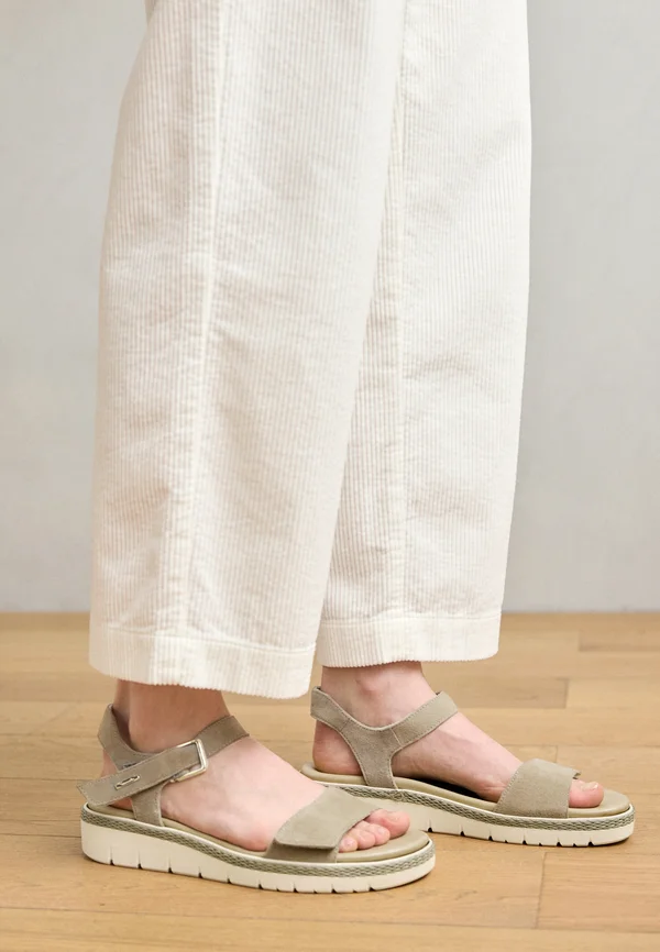 Wedge sandals - sage