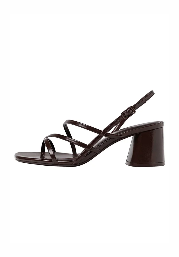 WIDE FIT. BLOCK HEEL SANDALS  - Sandals - brown