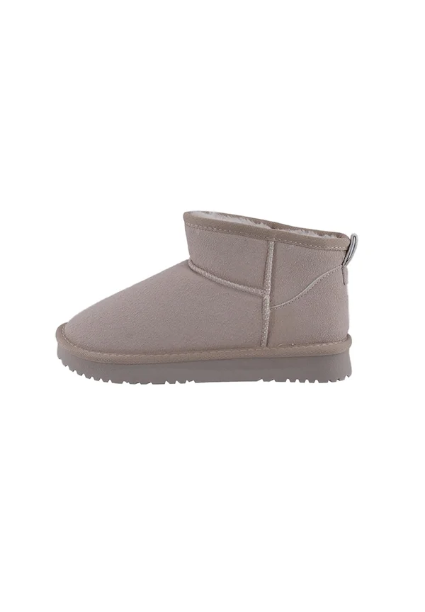 Winter boots - beige