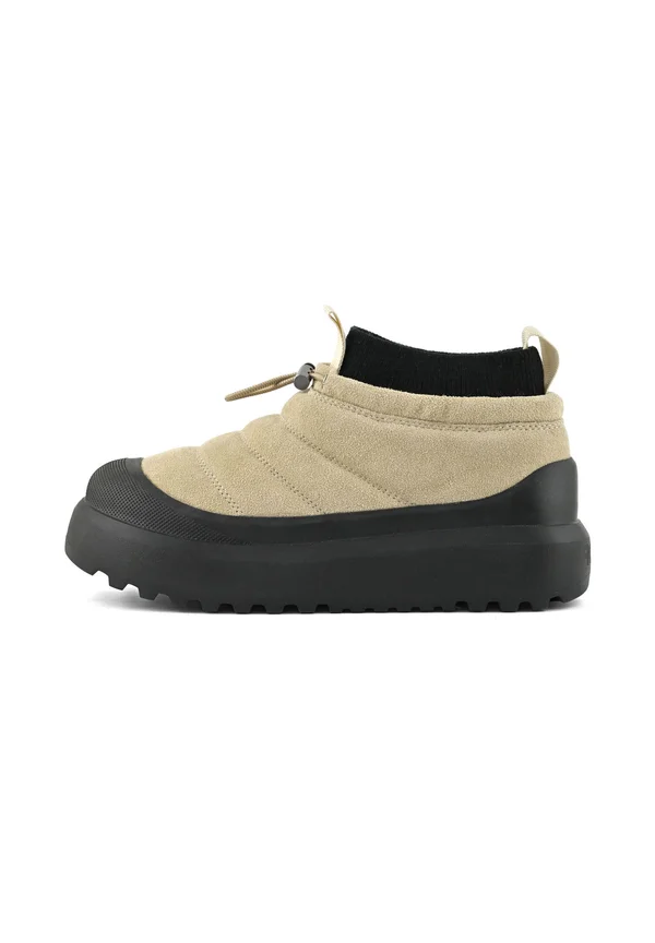 Winter boots - beige