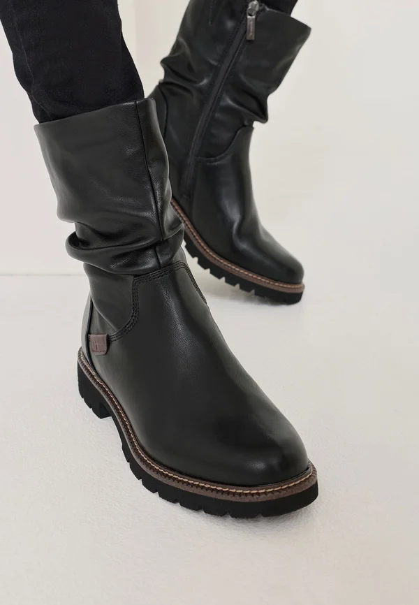 Winter boots - black