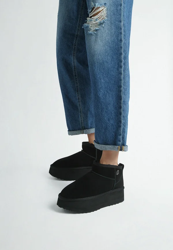 Winter boots - black