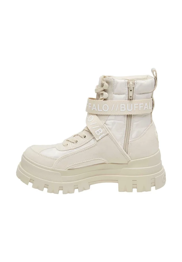 Winter boots - cream