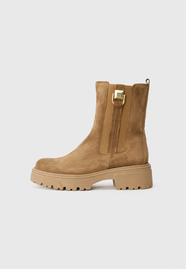 Winter boots - light brown