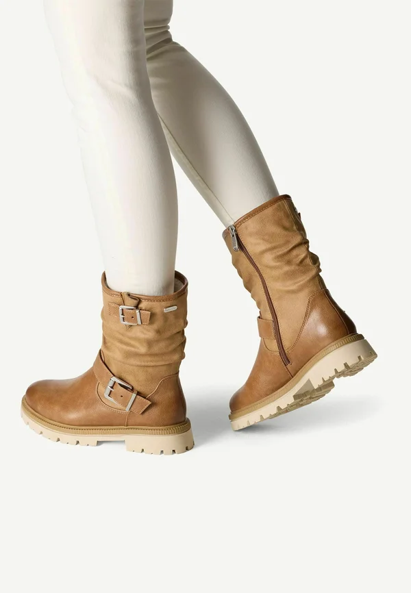 Winter boots - nut comb