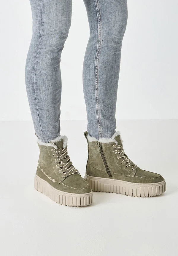 Winter boots - olive