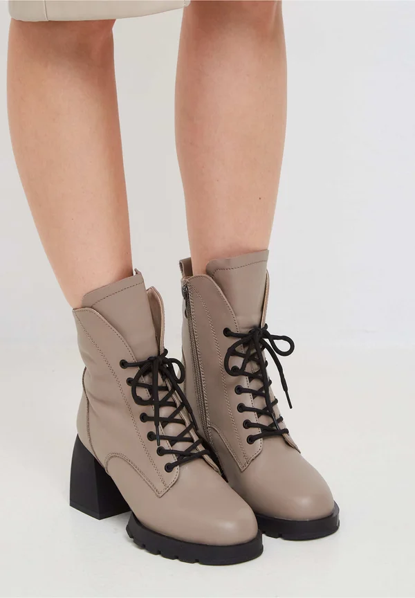 WINTER BOOTS - Platform ankle boots - beige