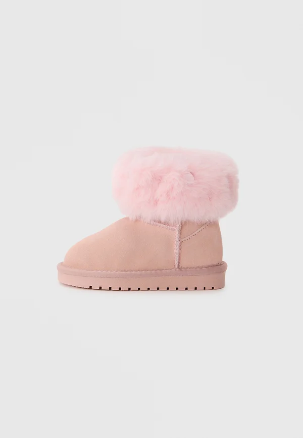 Winter boots - taupe