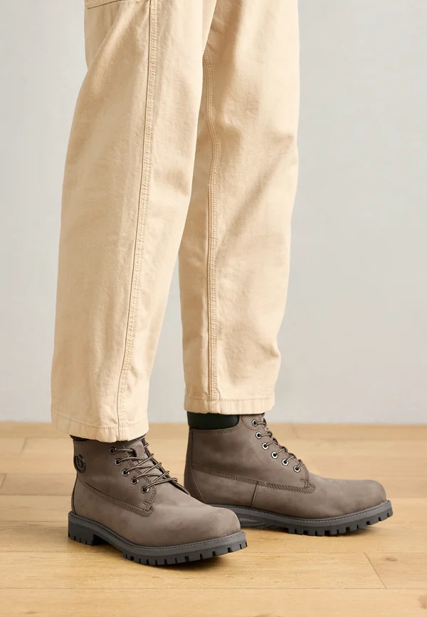 Winter boots - taupe/black