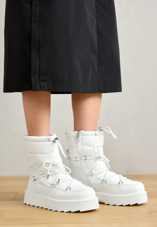 Winter boots - white