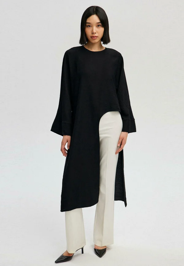 WITH FRONT SLIT - Tunic - black