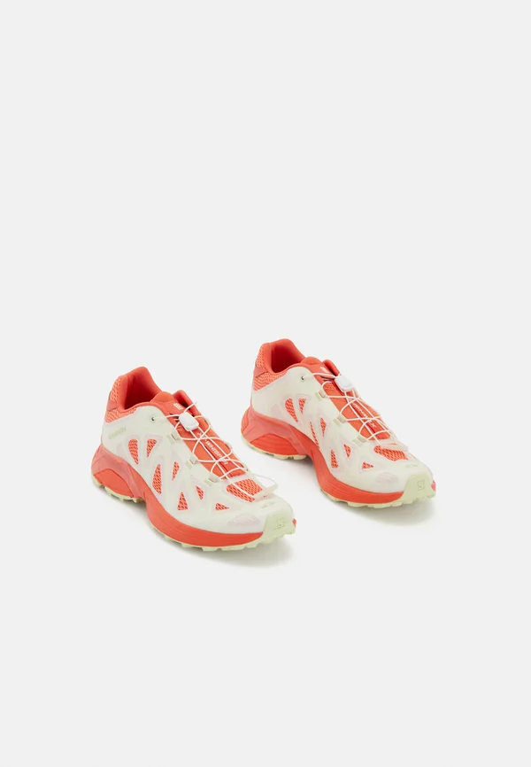 XT-WHISPER VOID AMA LOU UNISEX - Trainers - vanilla ice/fusion coral/emberglow